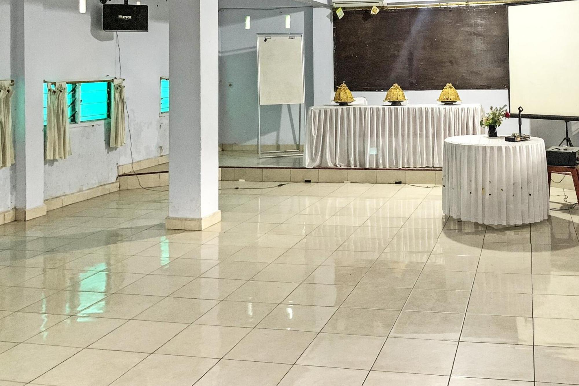 Oyo 91757 Surya Hotelneartaman Anggrek Pkk Watansoppeng Lalabata Eksteriør billede