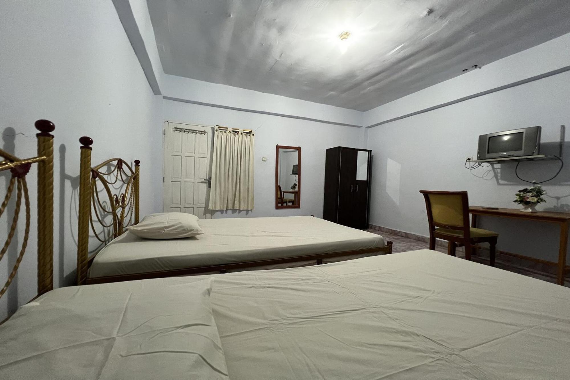 Oyo 91757 Surya Hotelneartaman Anggrek Pkk Watansoppeng Lalabata Eksteriør billede