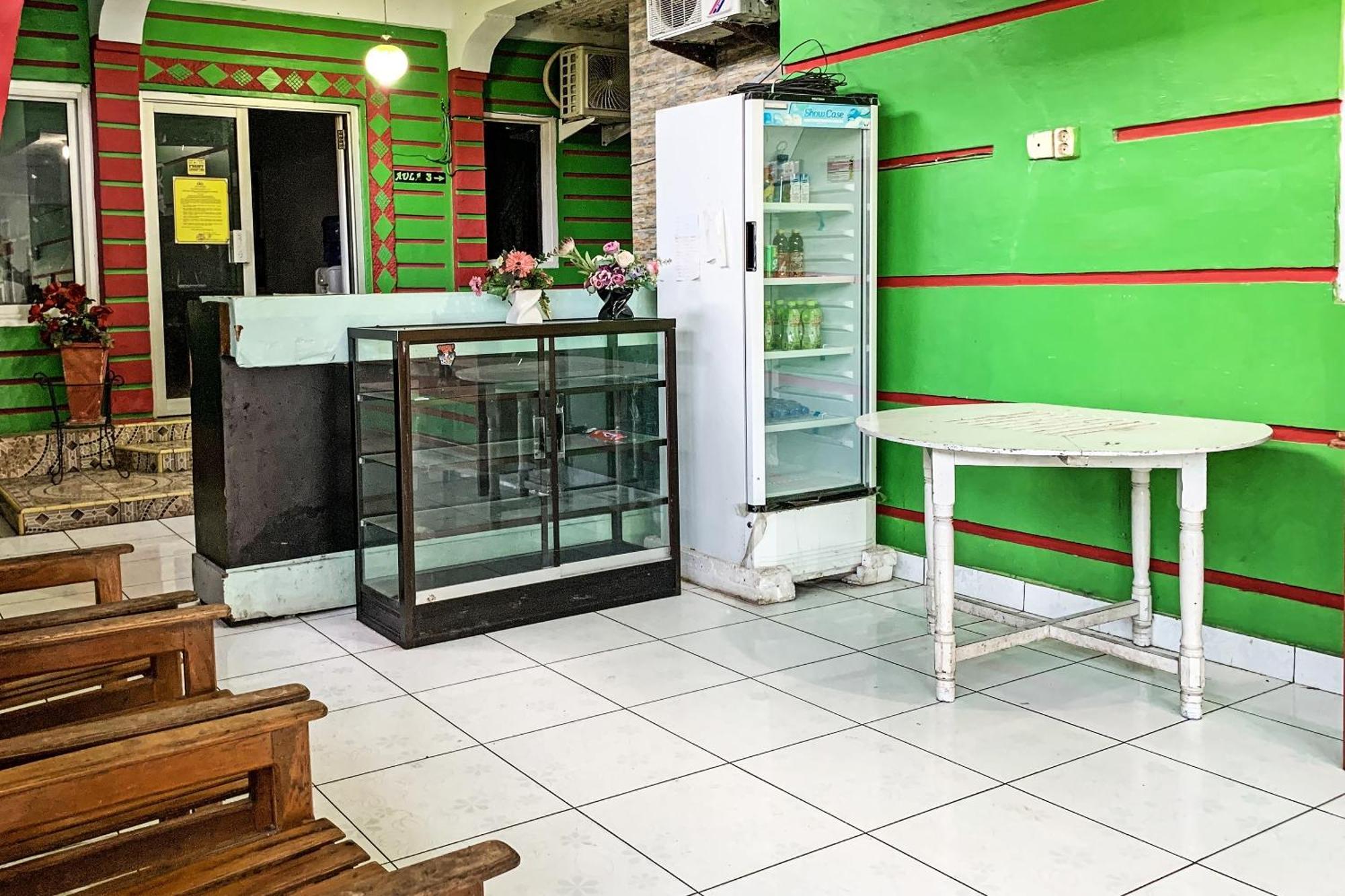 Oyo 91757 Surya Hotelneartaman Anggrek Pkk Watansoppeng Lalabata Eksteriør billede
