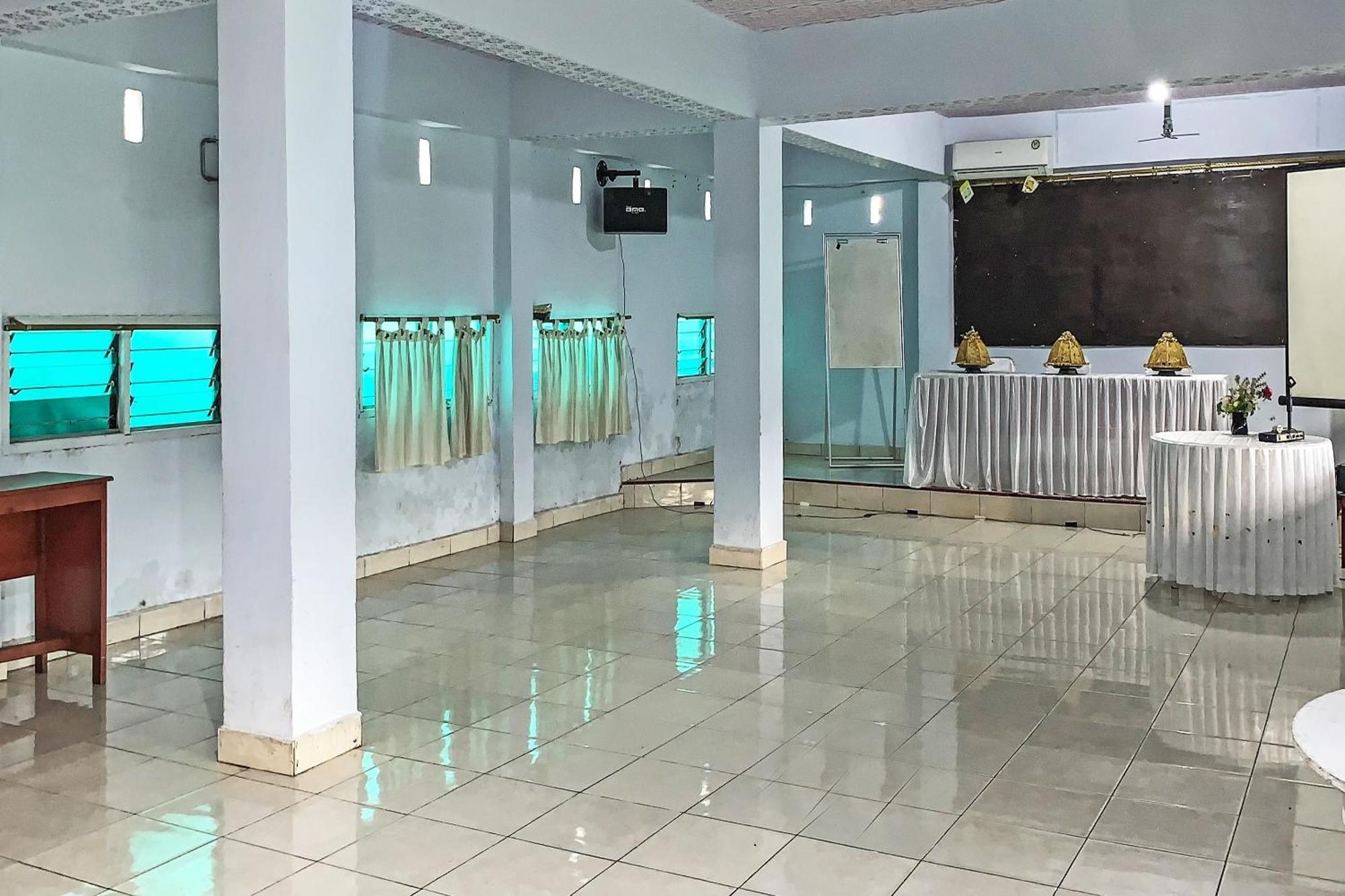 Oyo 91757 Surya Hotelneartaman Anggrek Pkk Watansoppeng Lalabata Eksteriør billede